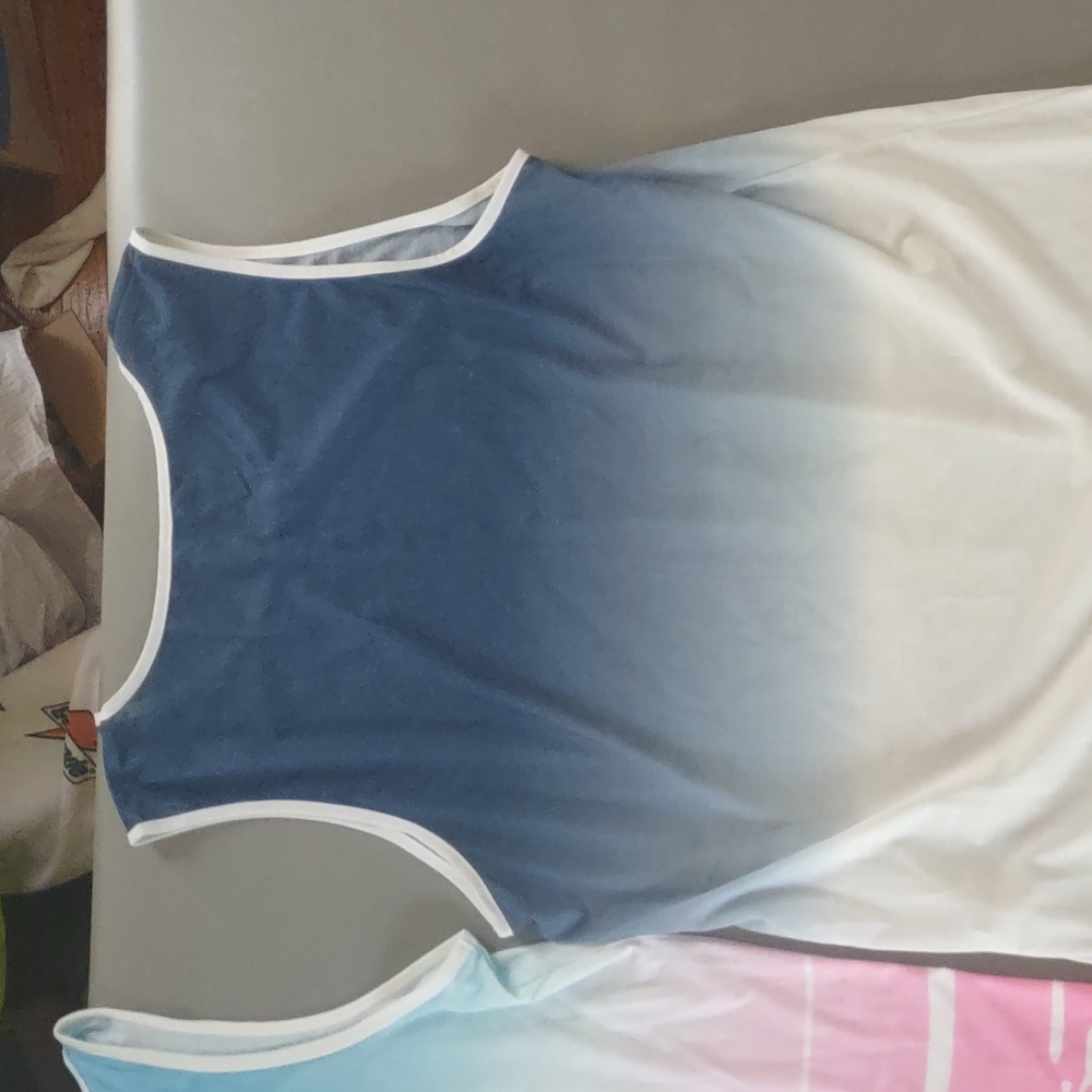 3 Tank tops XL - Picture 5 of 8